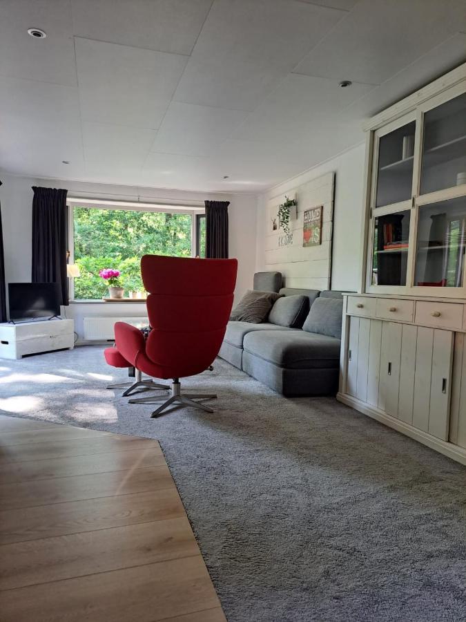 Heerlijk Huisje In Het Bos Op Chaletpark Kempenbos Diessen Luaran gambar