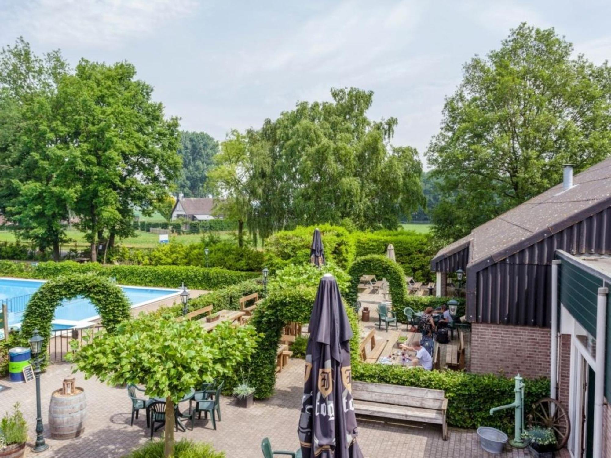 Heerlijk Huisje In Het Bos Op Chaletpark Kempenbos Diessen Luaran gambar
